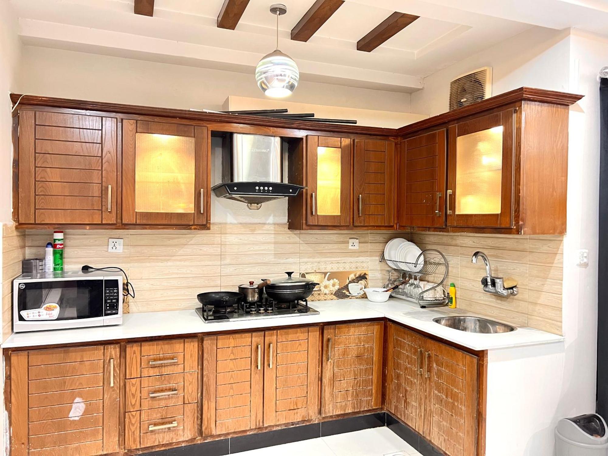 Luxury Apartment Rentals Исламабад Екстериор снимка