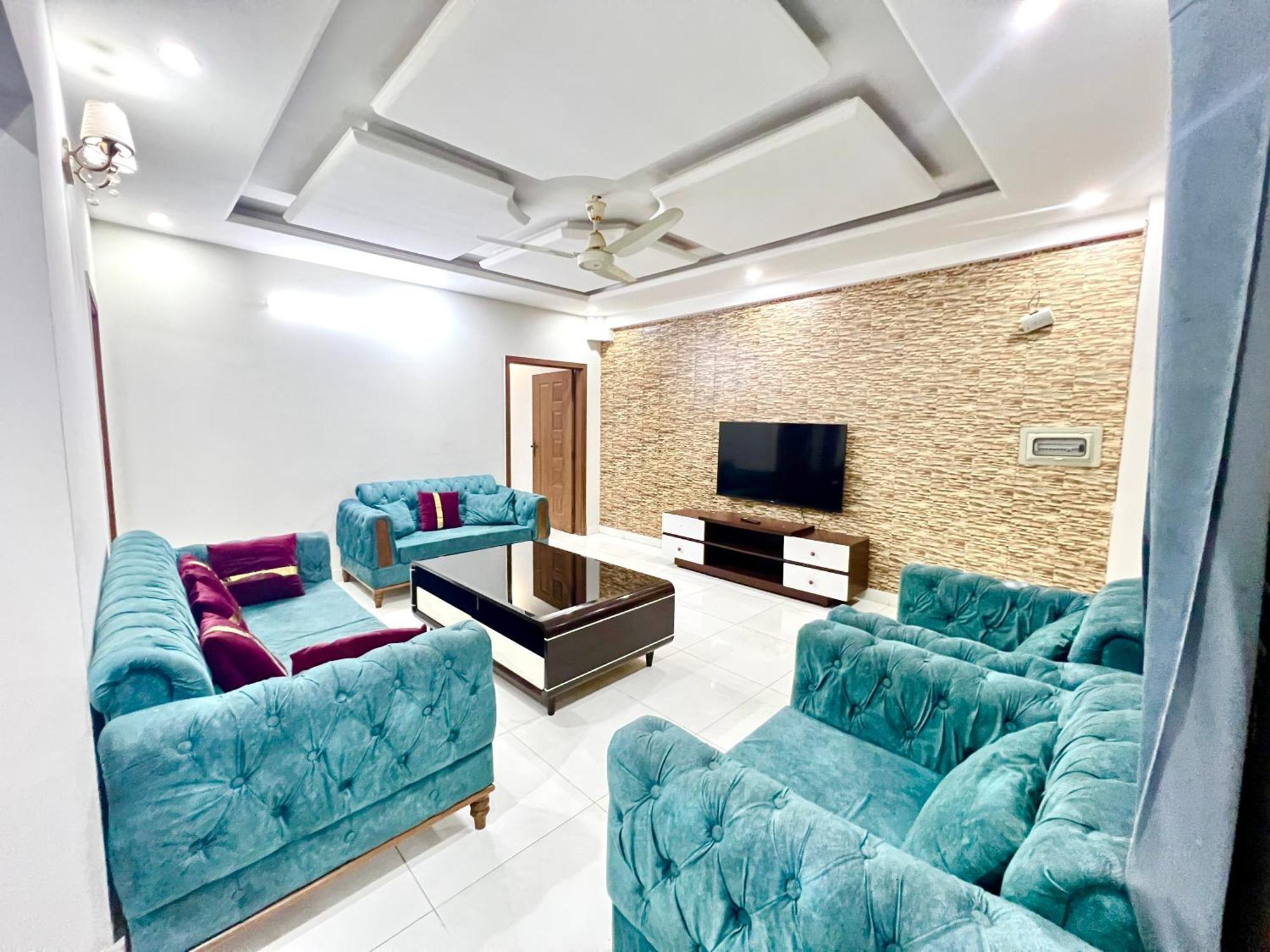 Luxury Apartment Rentals Исламабад Екстериор снимка
